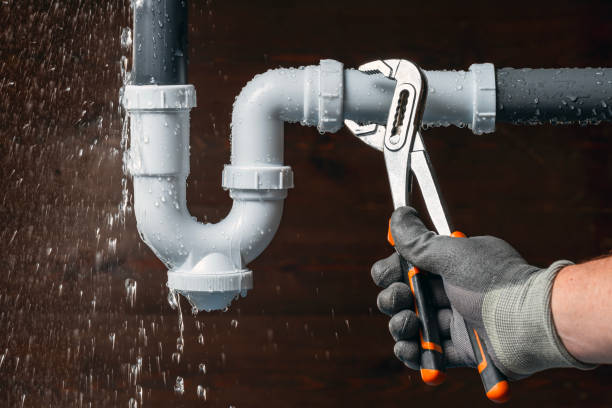 Professional Plumbing technician working in Riverside, MD